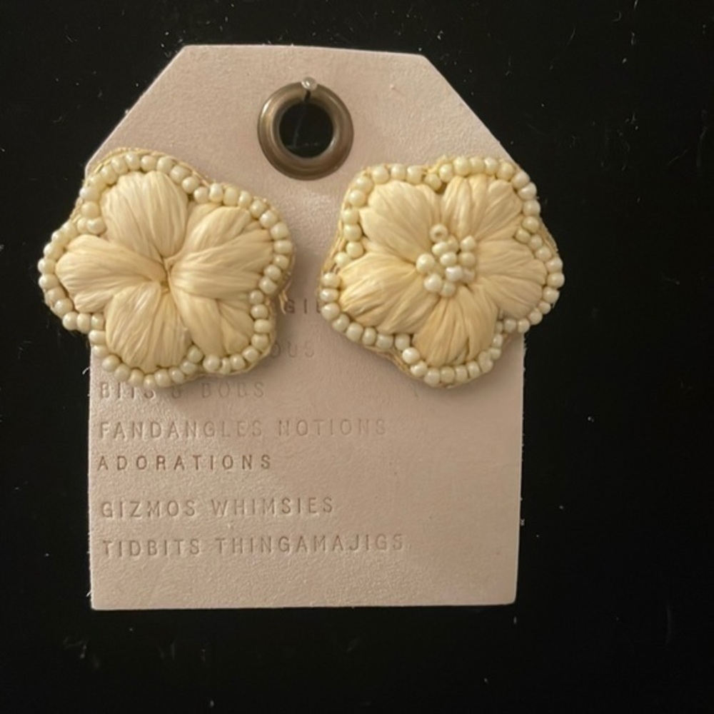 Anthropologie Raffia Flower Post Earrings. NWT